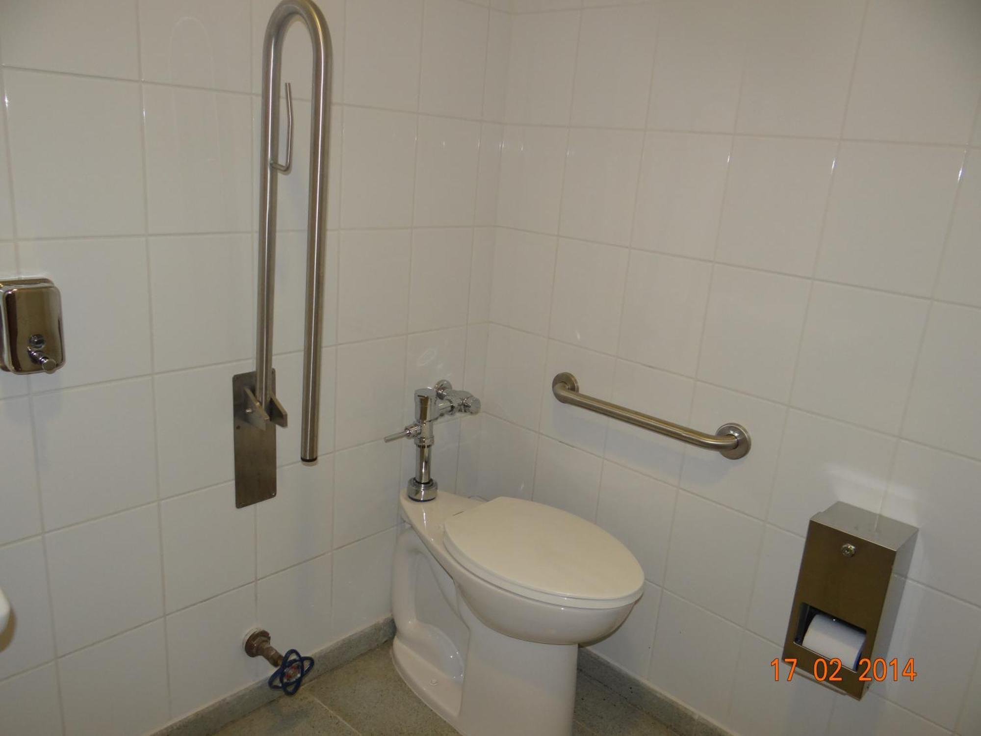 Family Room Private Bathroom